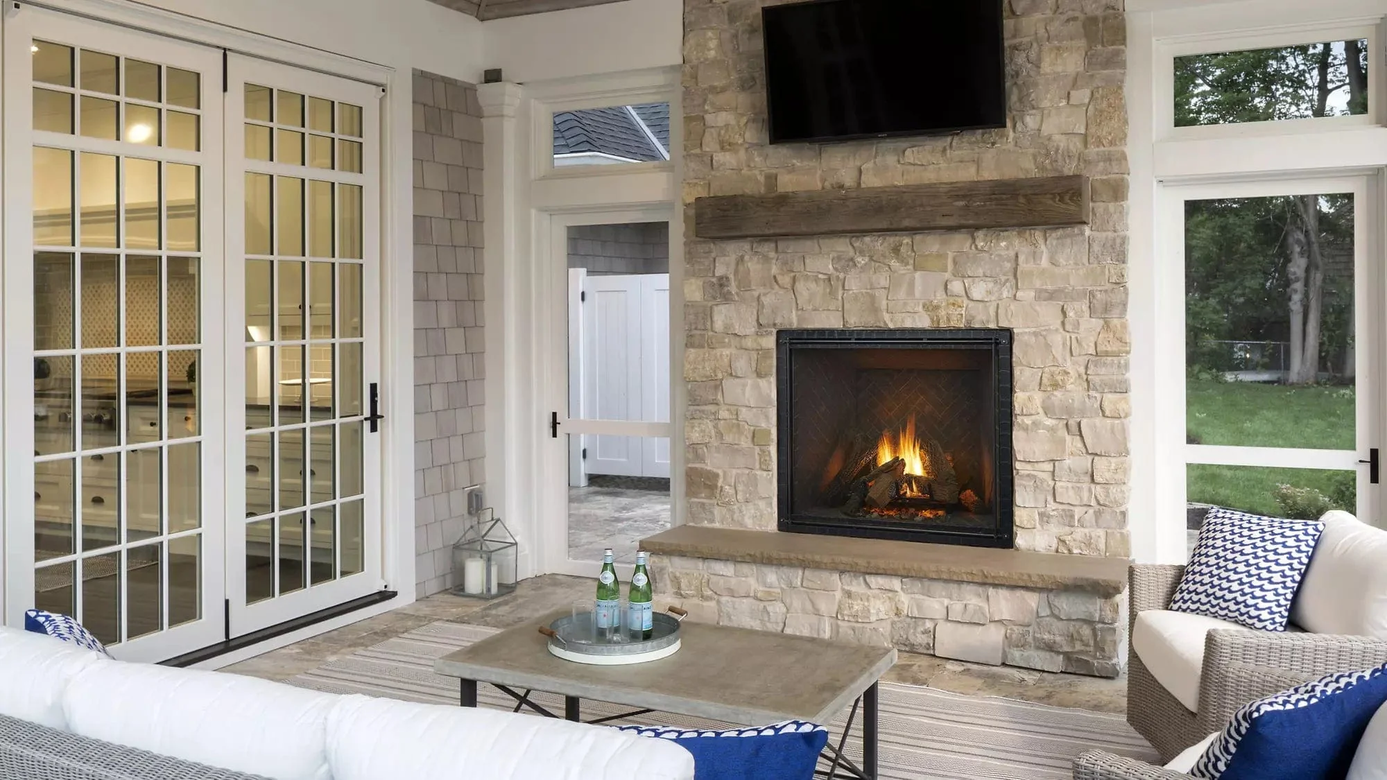 Heat & Glo True 42" Indoor Gas Fireplace (Black Glass Refractory) - Image 4