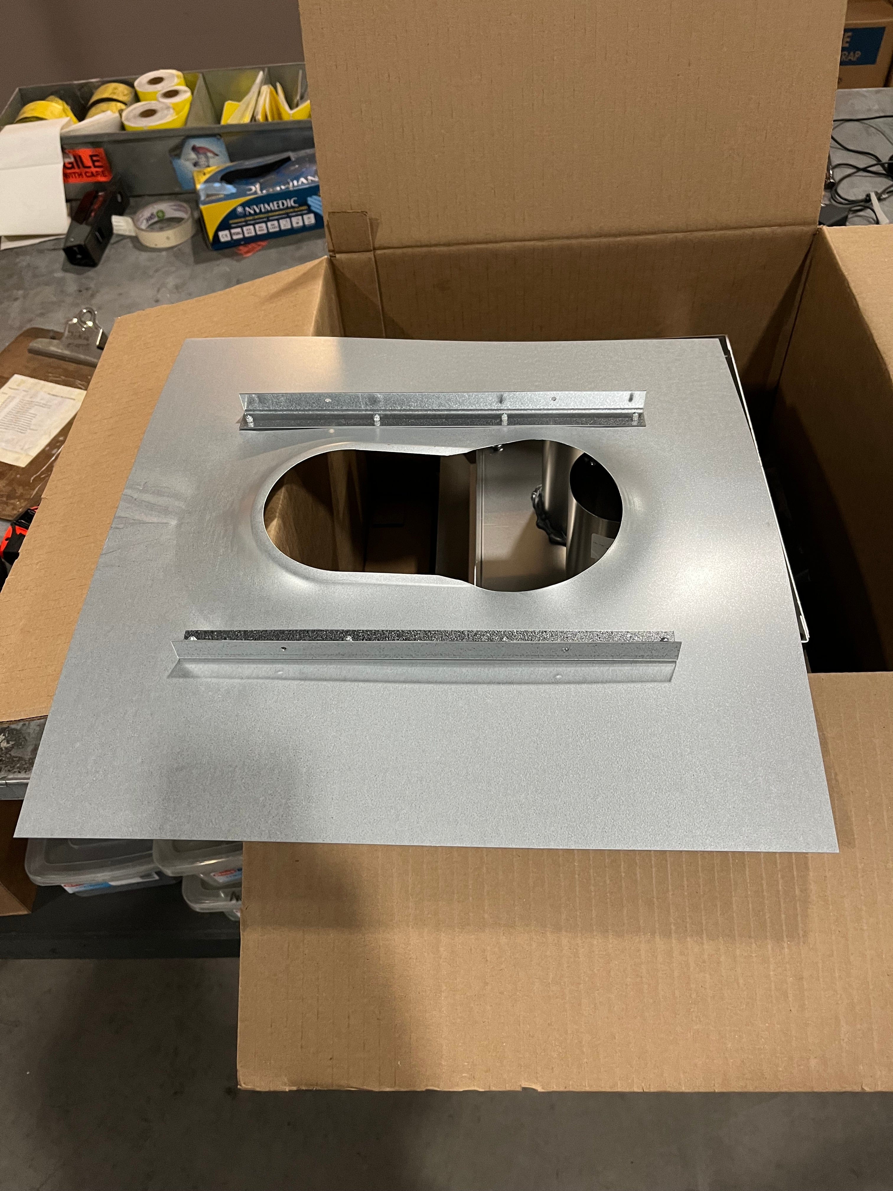 Regency 3" x 4" Co-Linear Vertical Termination Cap & Flashing (LRI6E/HRI6E) - 946-588