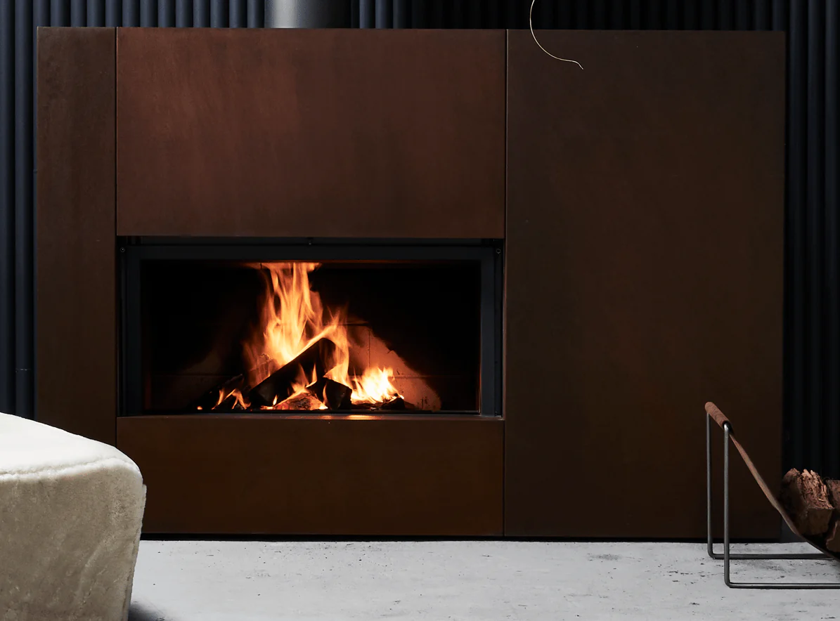 Stûv 21-Clad Wood-Burning Fireplace (21.2-125 SF2 Right Asymmetrical)