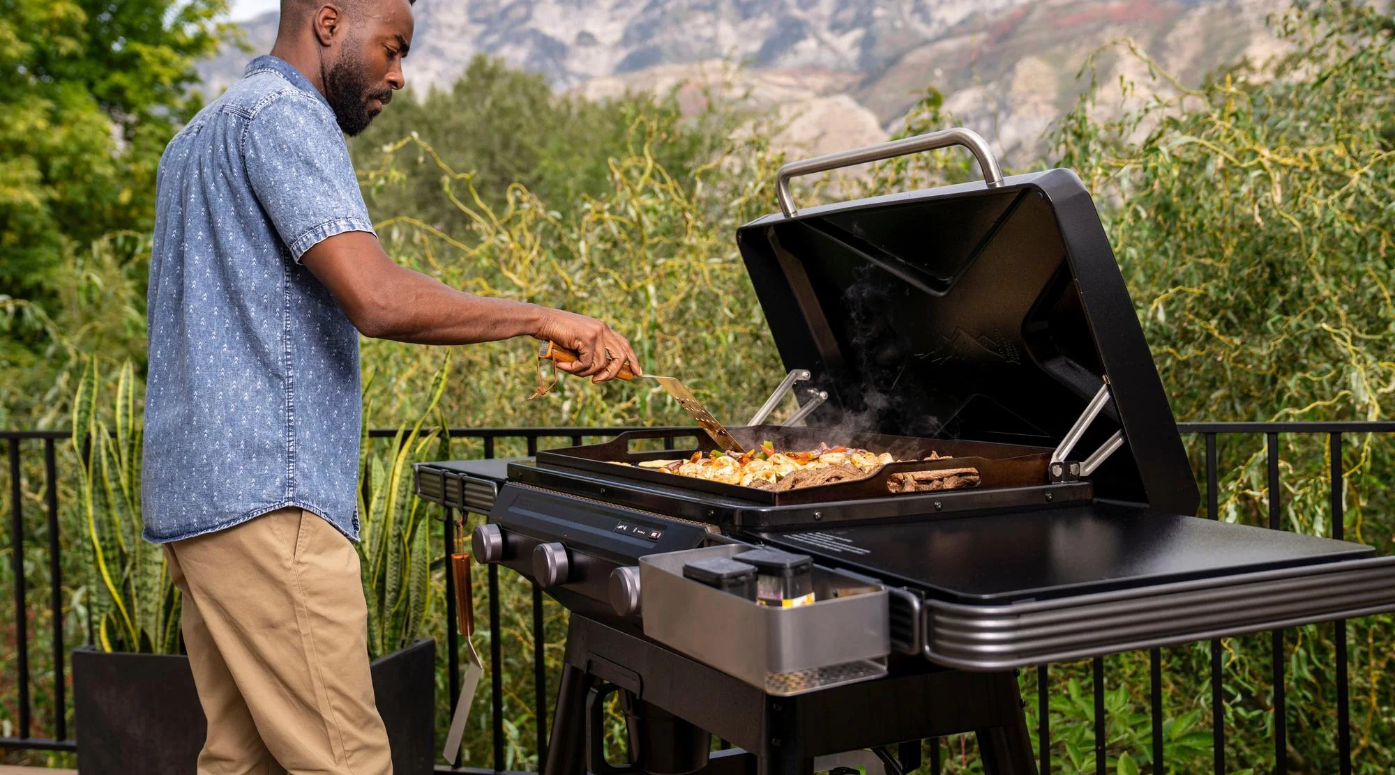 Traeger Flatrock 3 Zone Griddle - Image 12