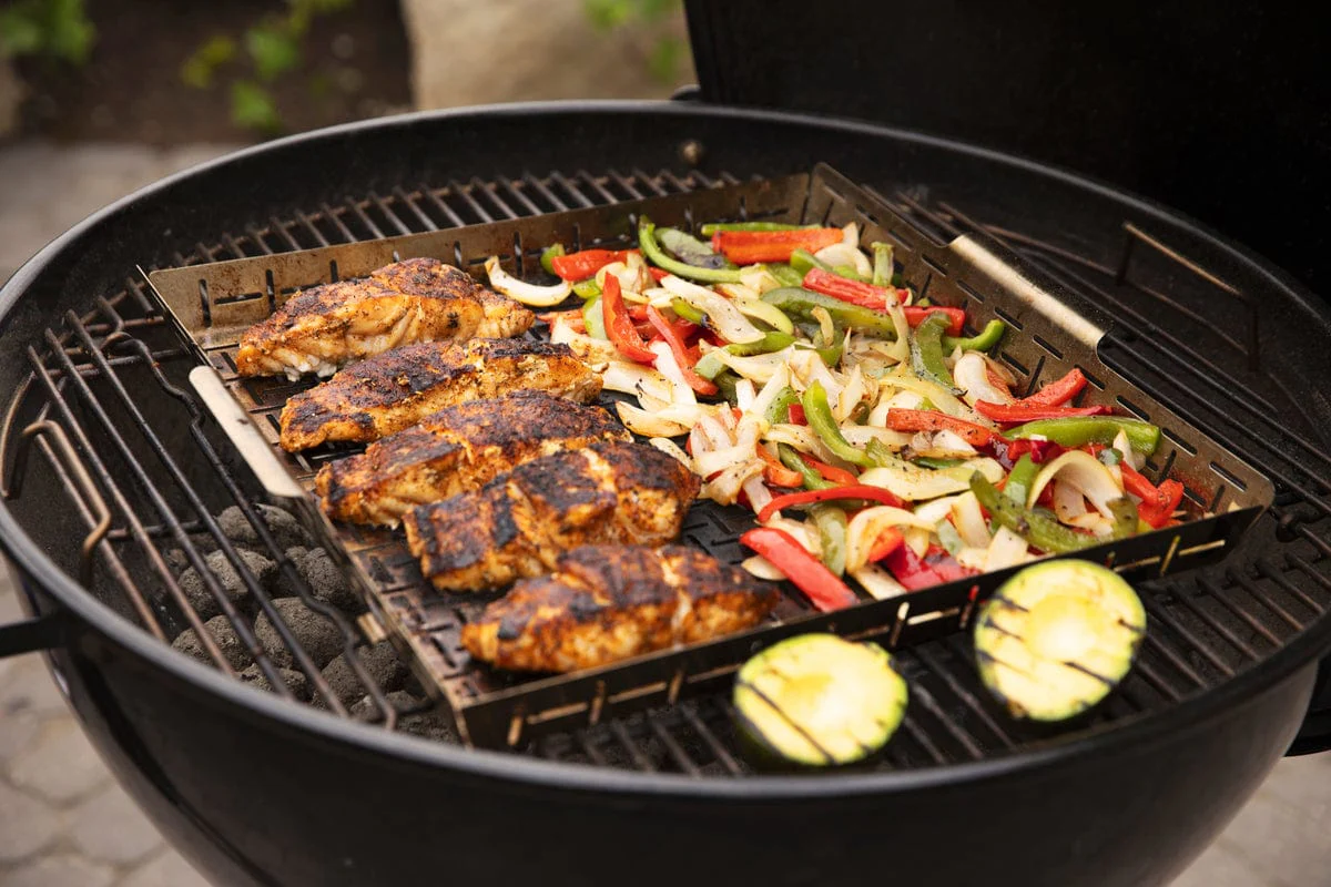 Weber Master-Touch Charcoal Grill 26" - Image 16