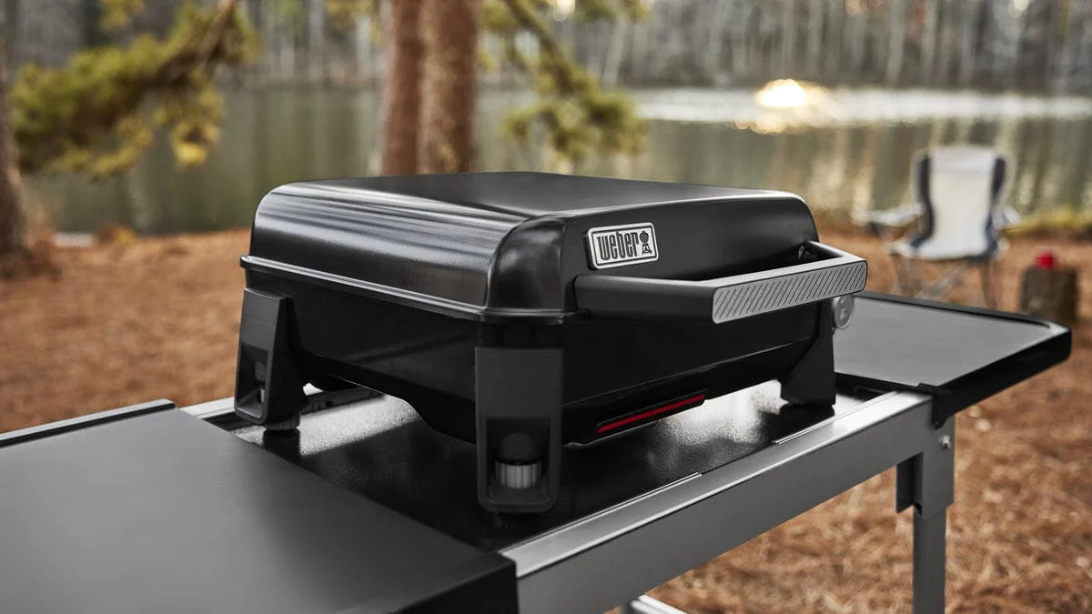 Weber Traveler 17" Portable Griddle - Image 10